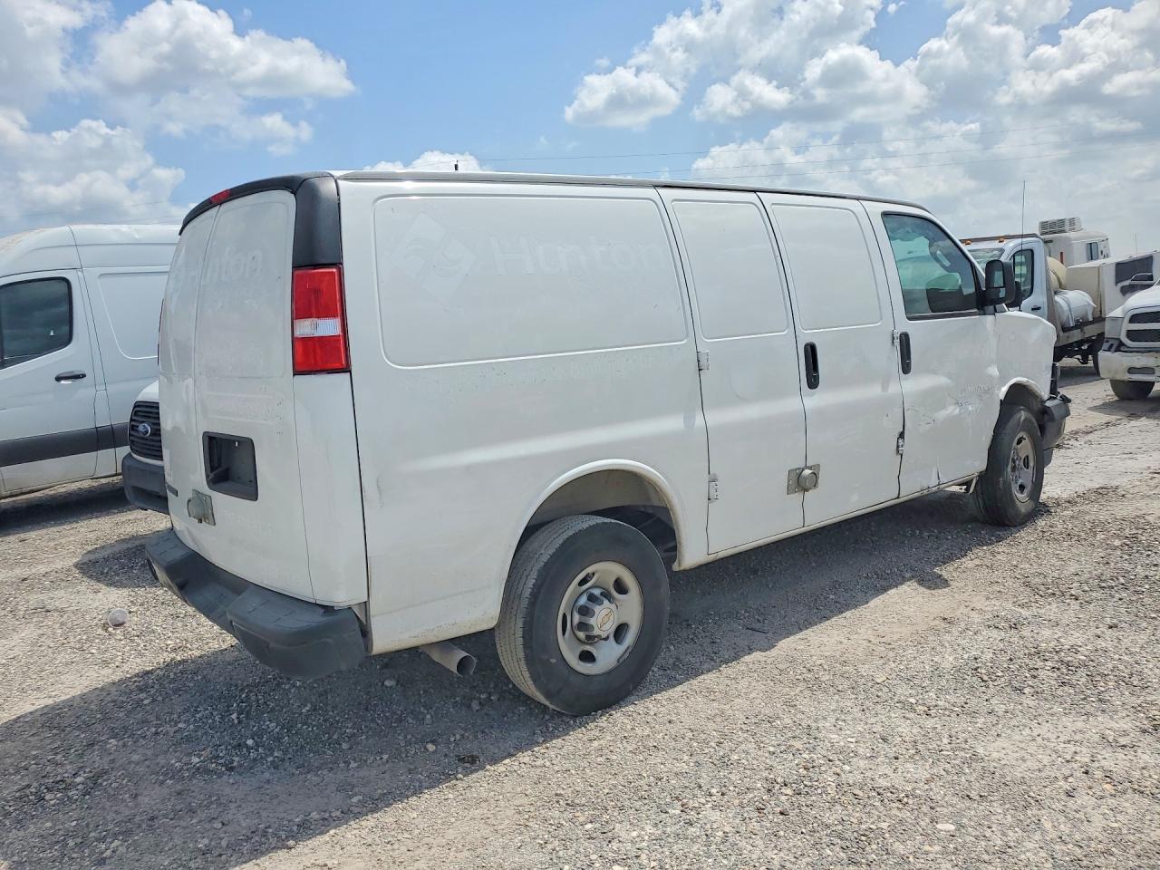 2025 Chevrolet Express G2500 - zdjęcie 3
