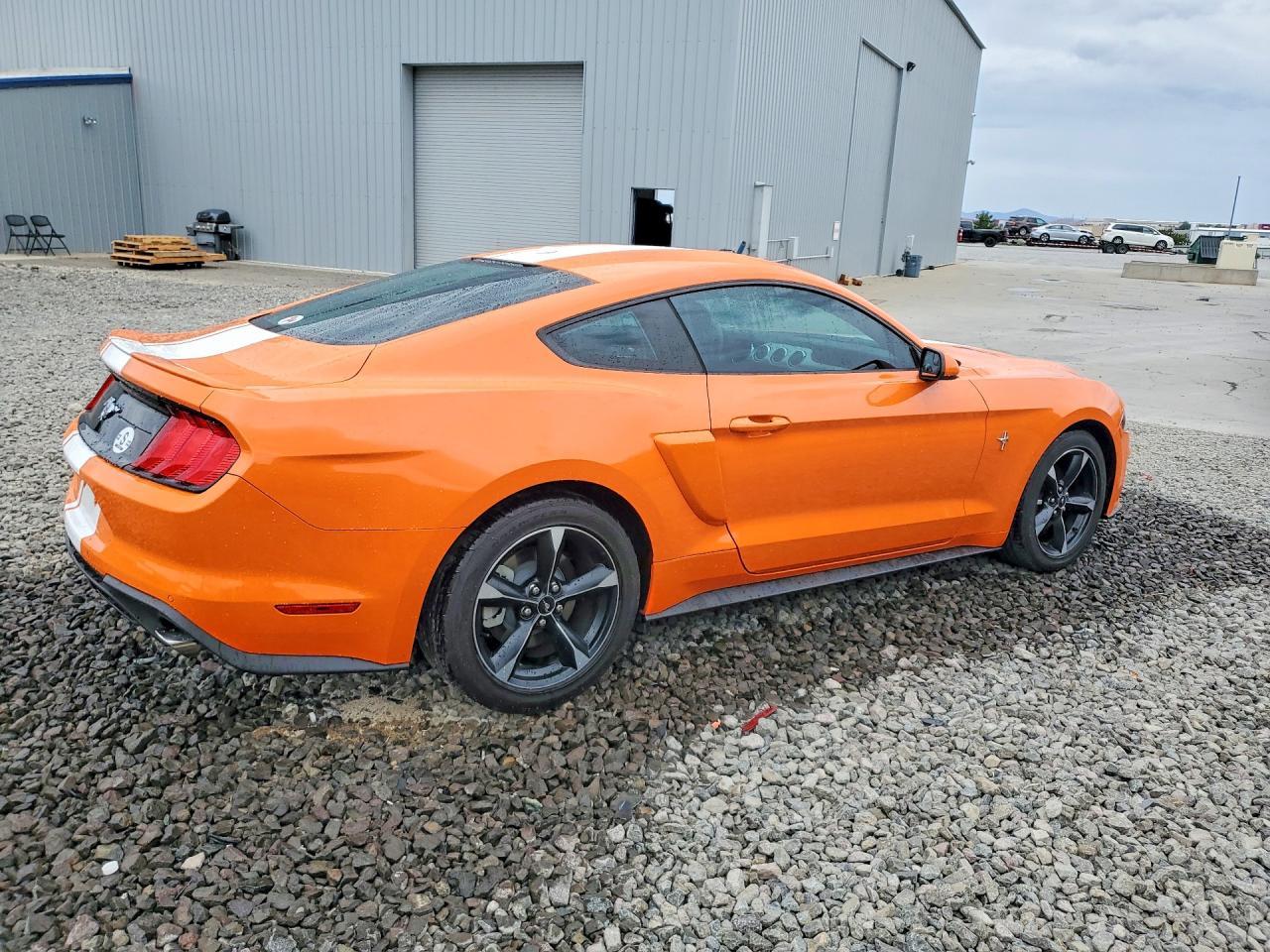 2020 Ford Mustang - zdjęcie 3