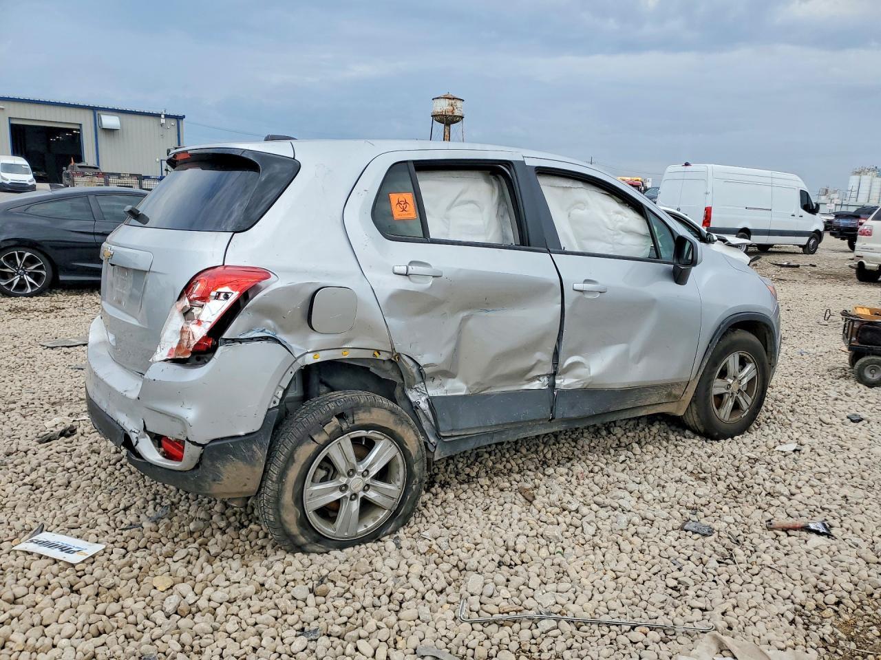 2021 Chevrolet Trax Ls - zdjęcie 3