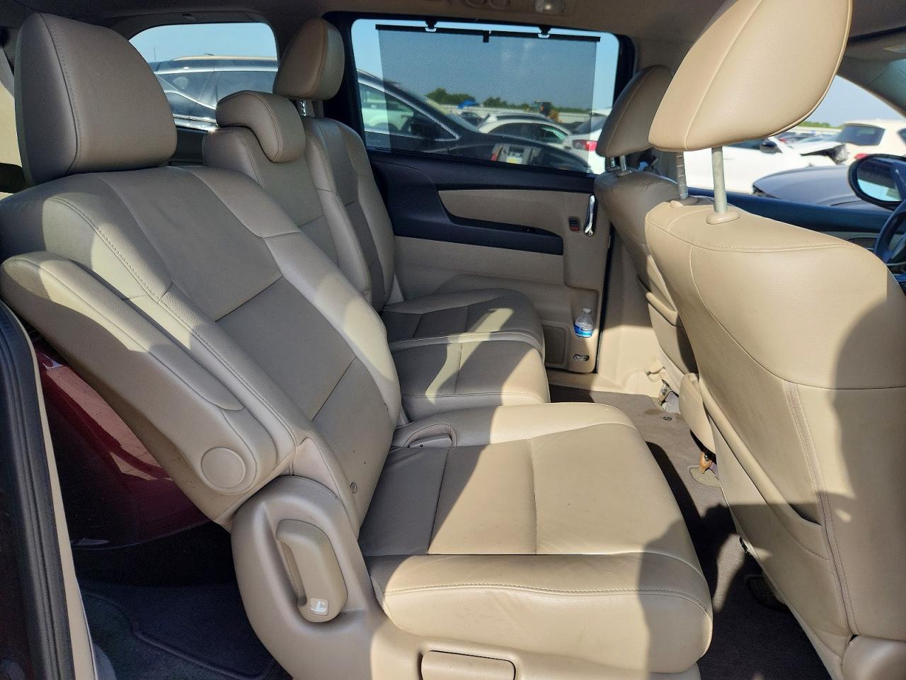 2014 Honda Odyssey - zdjęcie 11