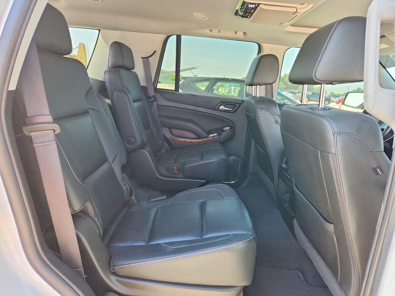 2020 Chevrolet Tahoe C1500 Premier - zdjęcie 11