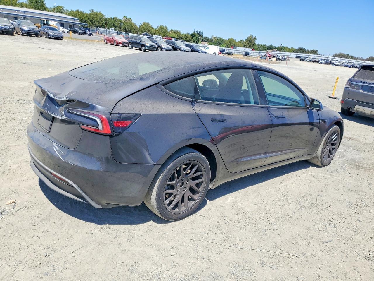 2025 Tesla Model 3 - zdjęcie 3