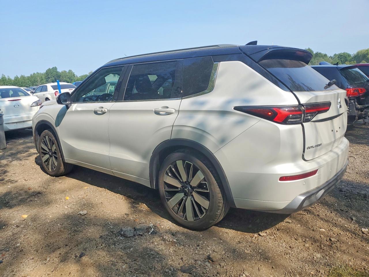 2025 Mitsubishi Outlander Sel - zdjęcie 2