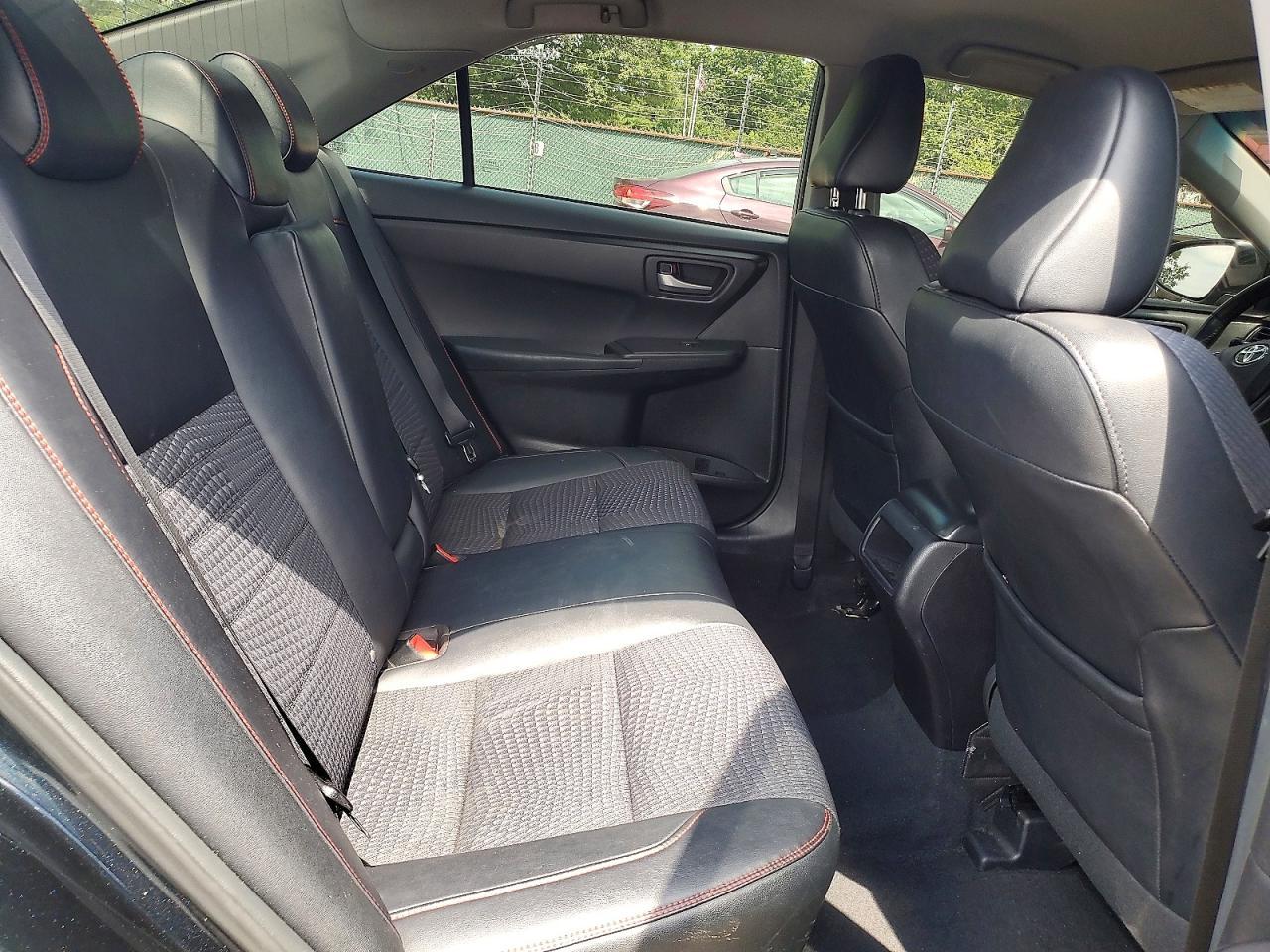 2015 Toyota Camry Se - zdjęcie 10