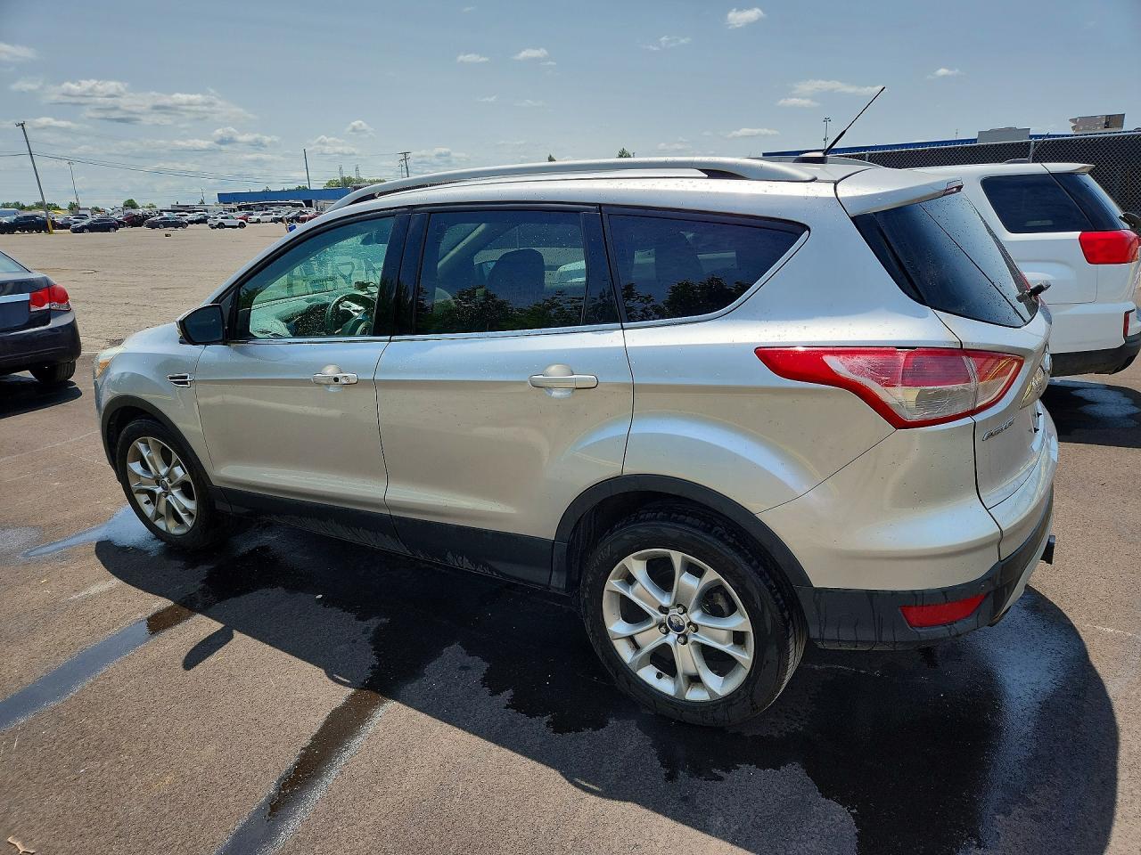 2014 Ford Escape Titanium - zdjęcie 2