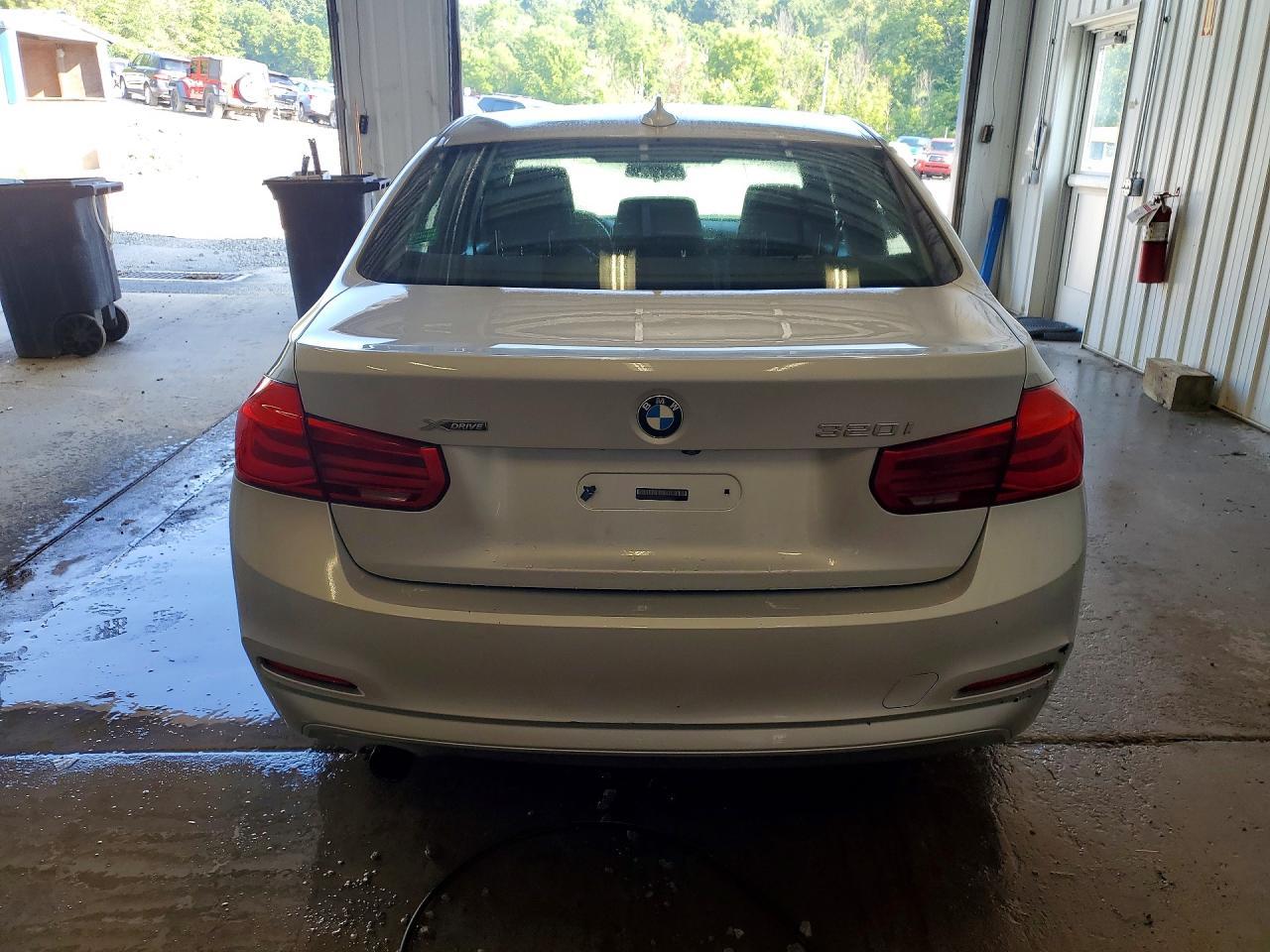 2018 BMW Seria 3 320i - zdjęcie 6
