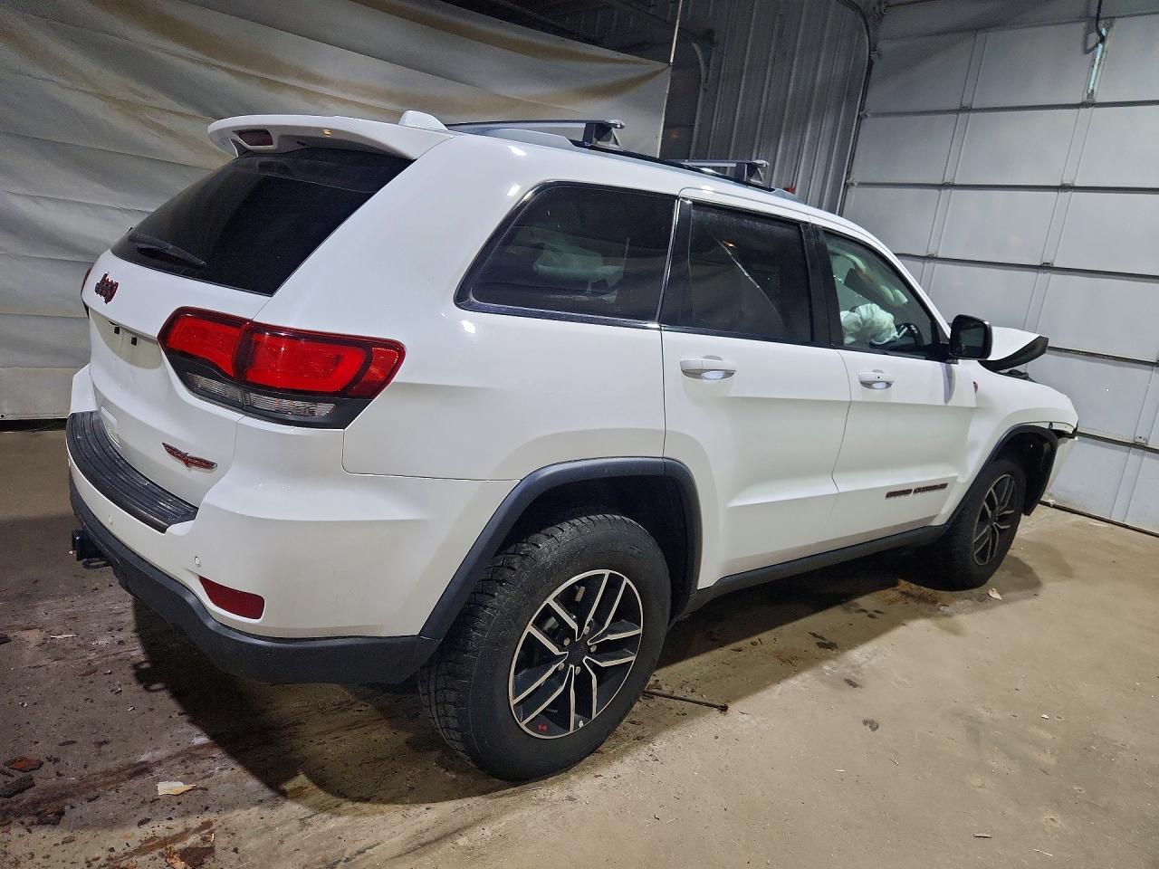 2021 Jeep Grand Cherokee Trailhawk - zdjęcie 3
