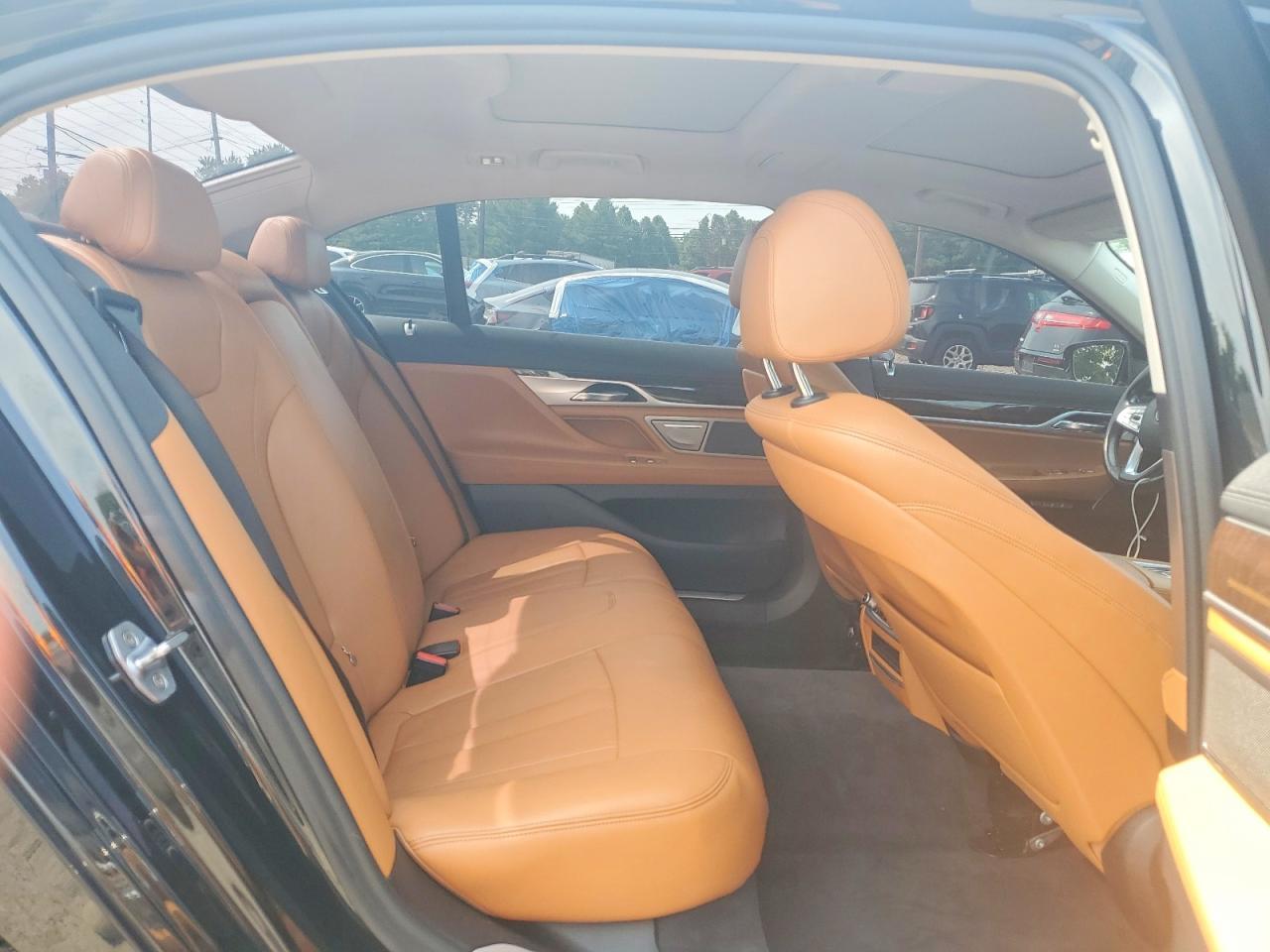 2018 BMW 740 Xi - zdjęcie 10