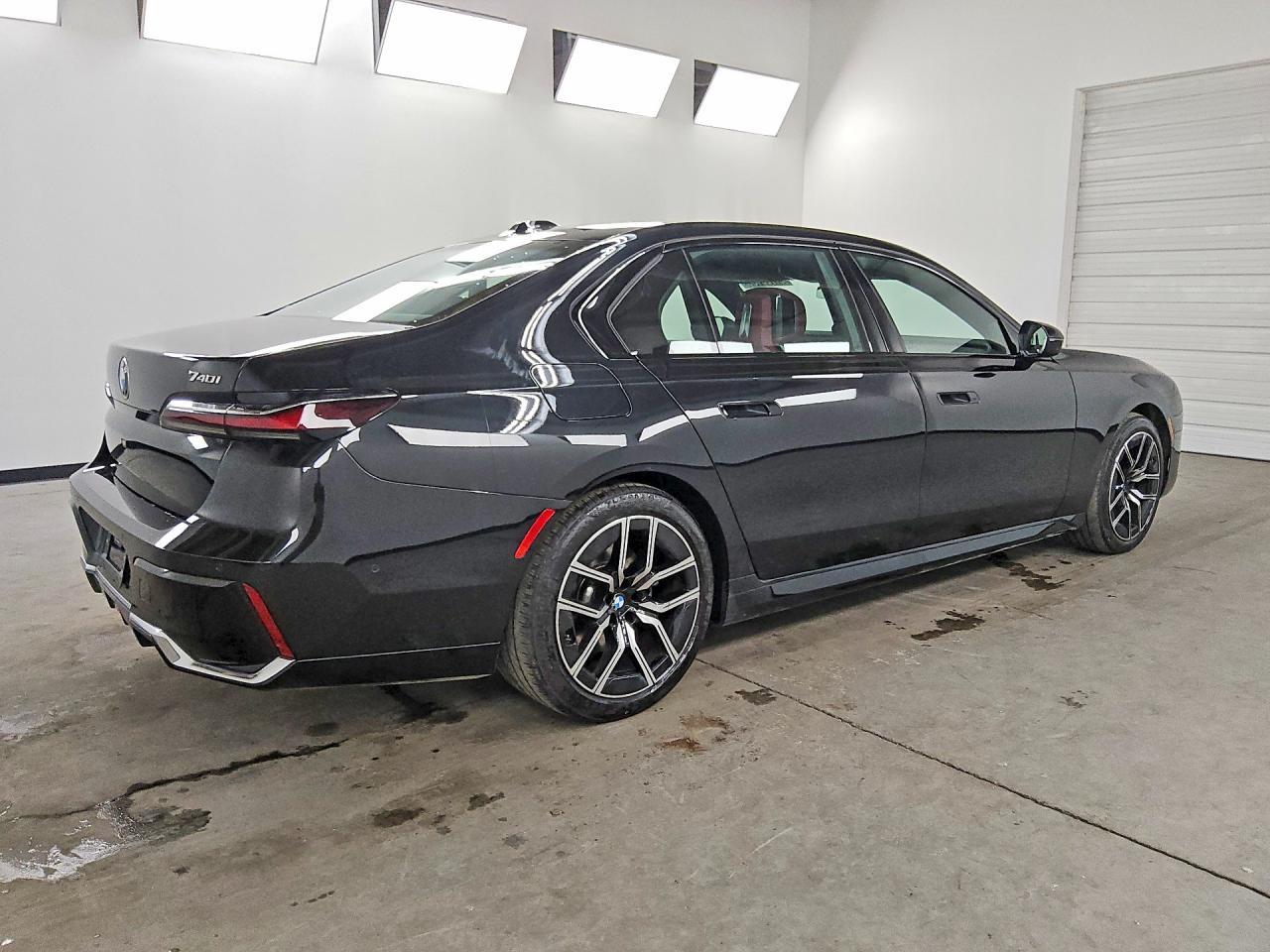 2026 BMW Seria 7 740i - zdjęcie 3