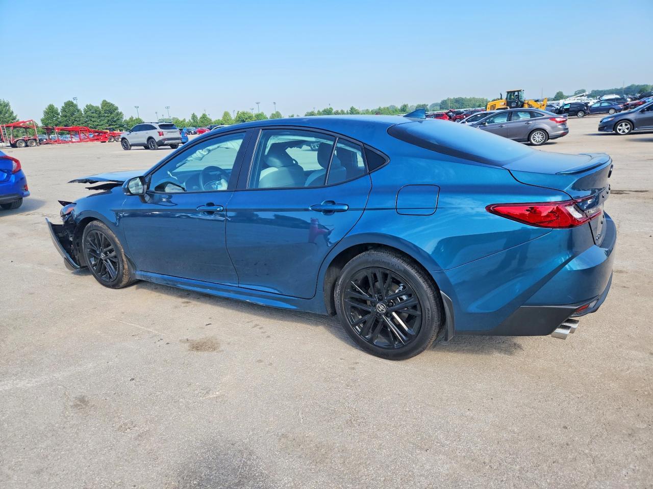 2026 Toyota Camry Se - zdjęcie 2