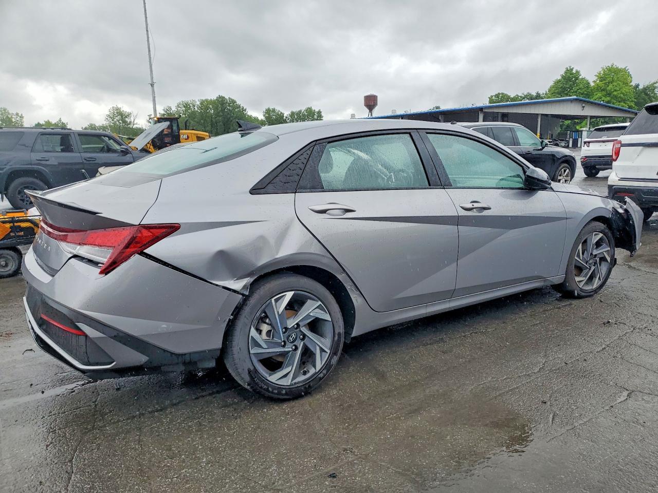2025 Hyundai Elantra Sel Sport - zdjęcie 3
