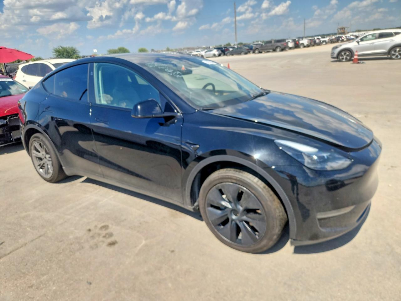 2025 Tesla Model Y - zdjęcie 4