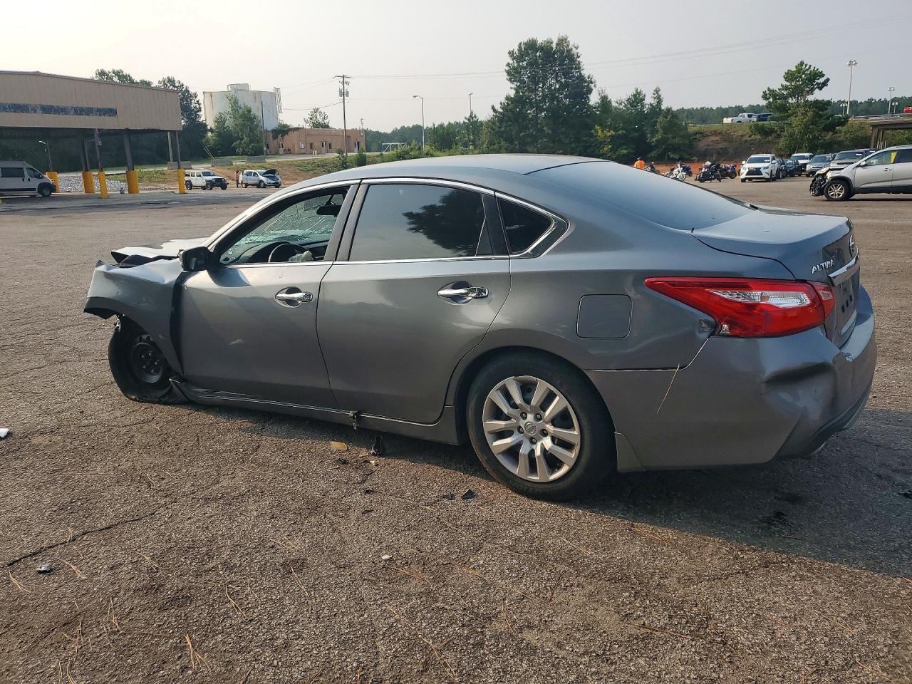 2016 Nissan Altima - zdjęcie 2