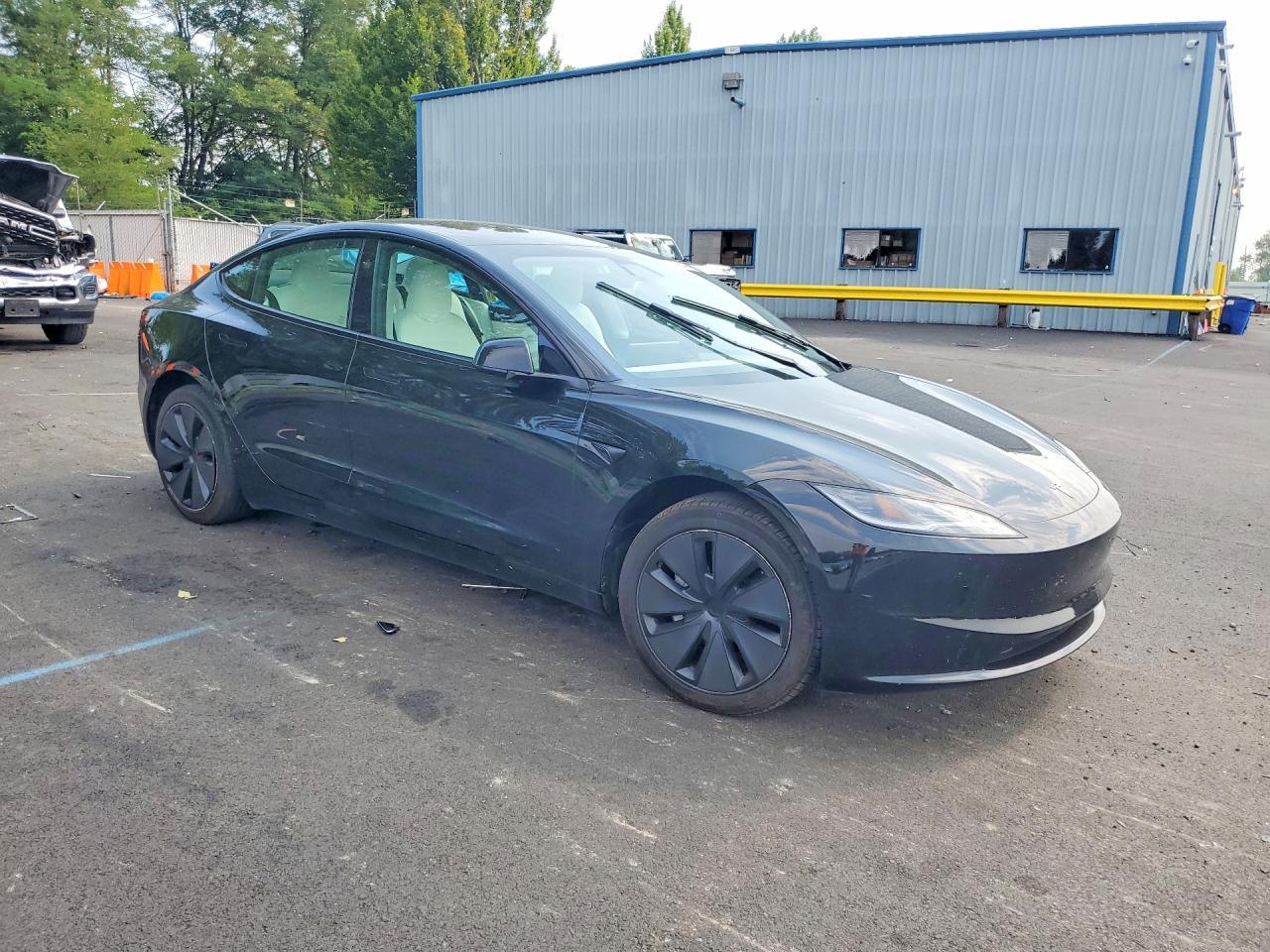 2024 Tesla Model 3 - zdjęcie 4