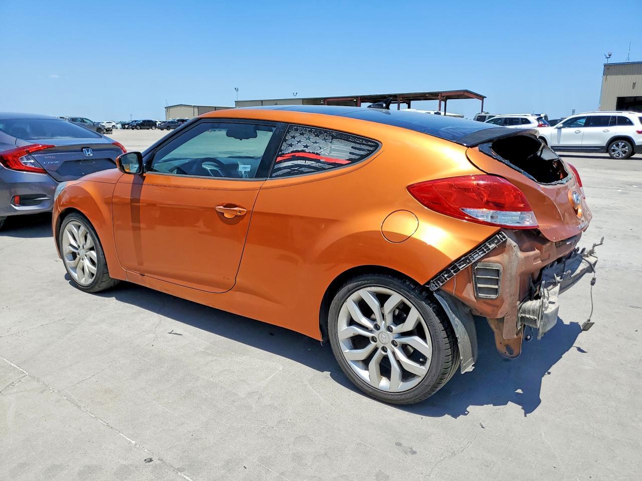 2013 Hyundai Veloster Base - zdjęcie 2