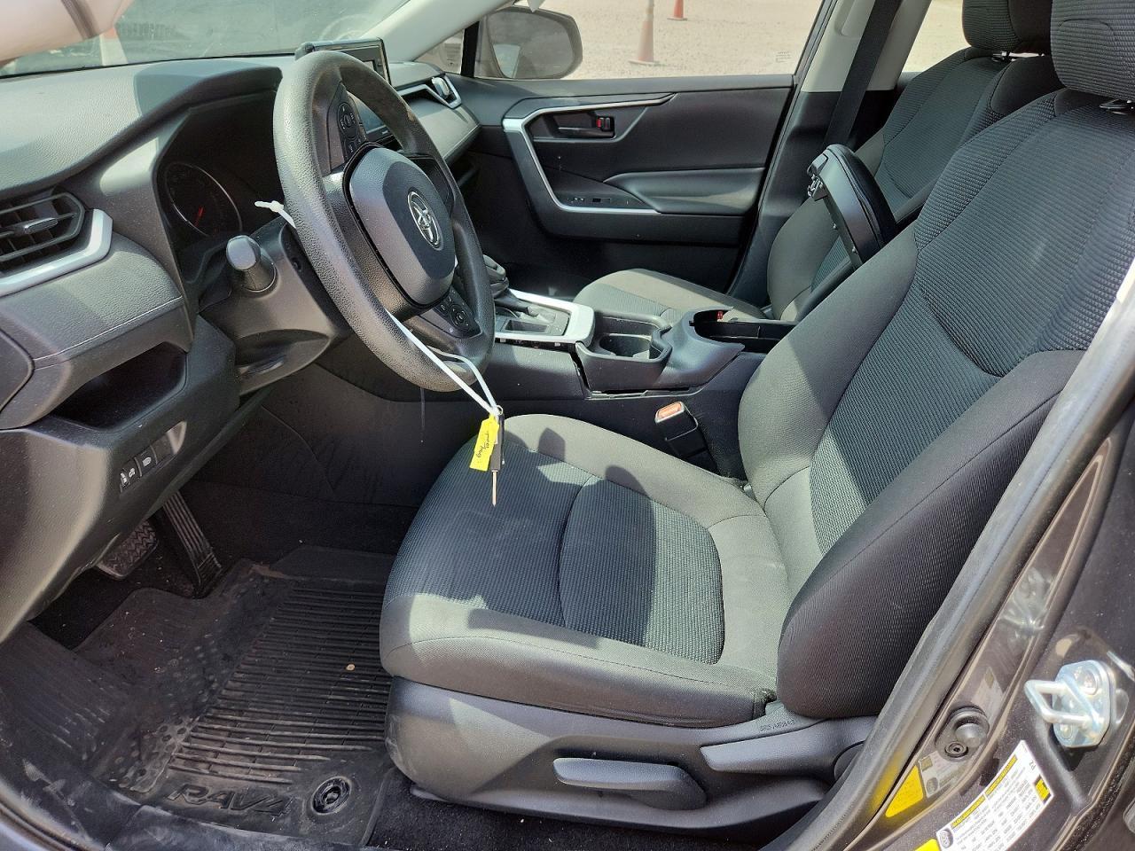 2021 Toyota Rav4 Le - zdjęcie 7