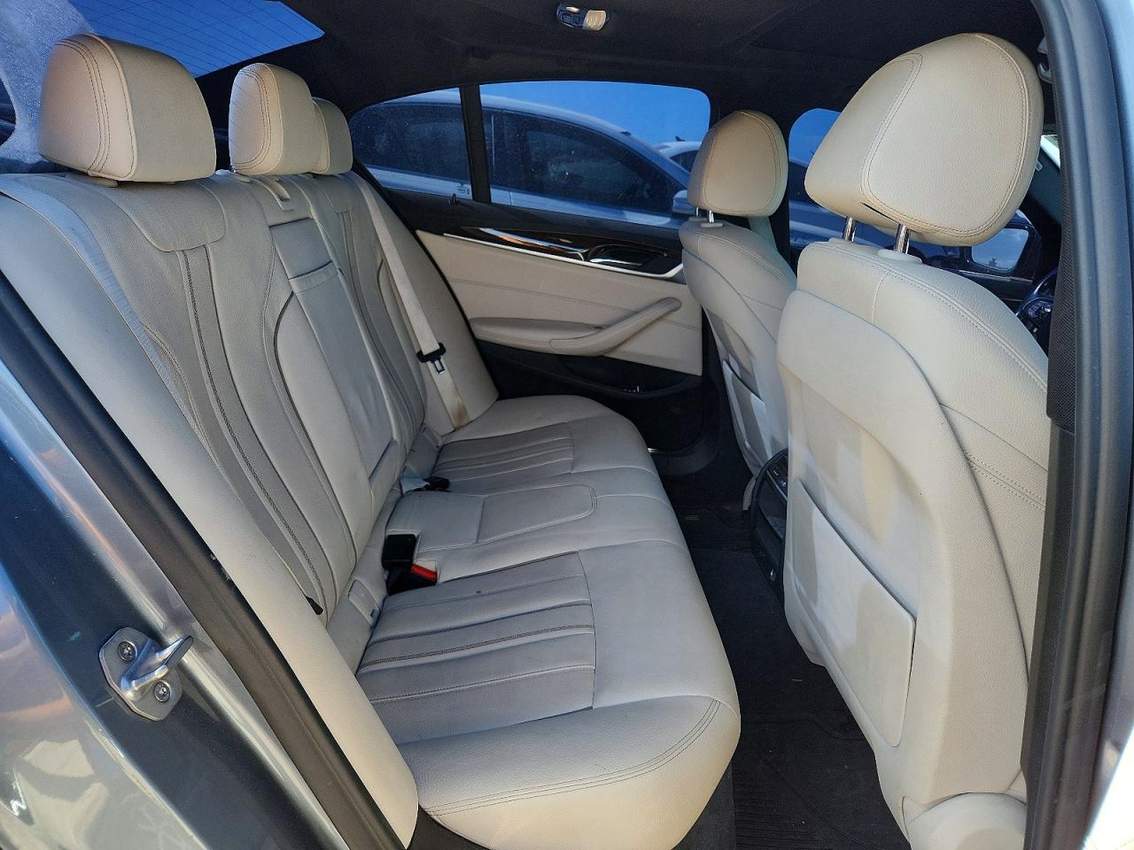 2018 BMW 530 I - zdjęcie 10