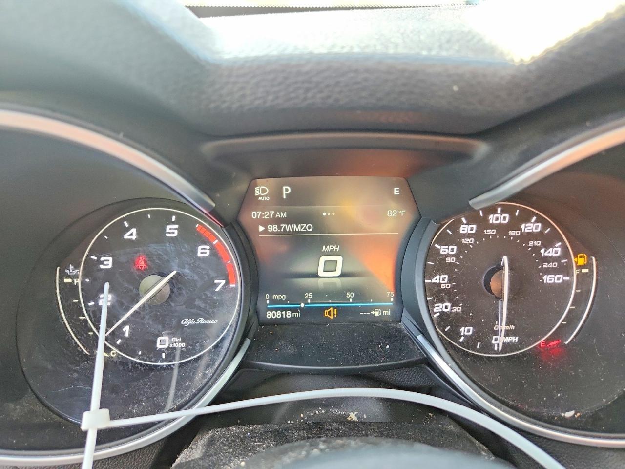 2018 Alfa Romeo Stelvio Sport - zdjęcie 9