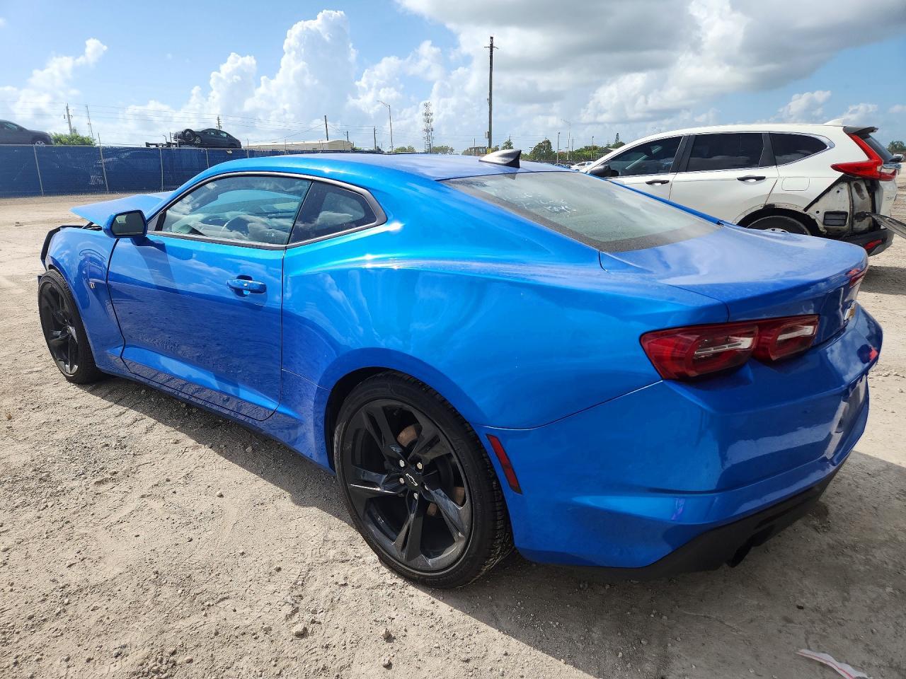 2024 Chevrolet Camaro Ls - zdjęcie 2