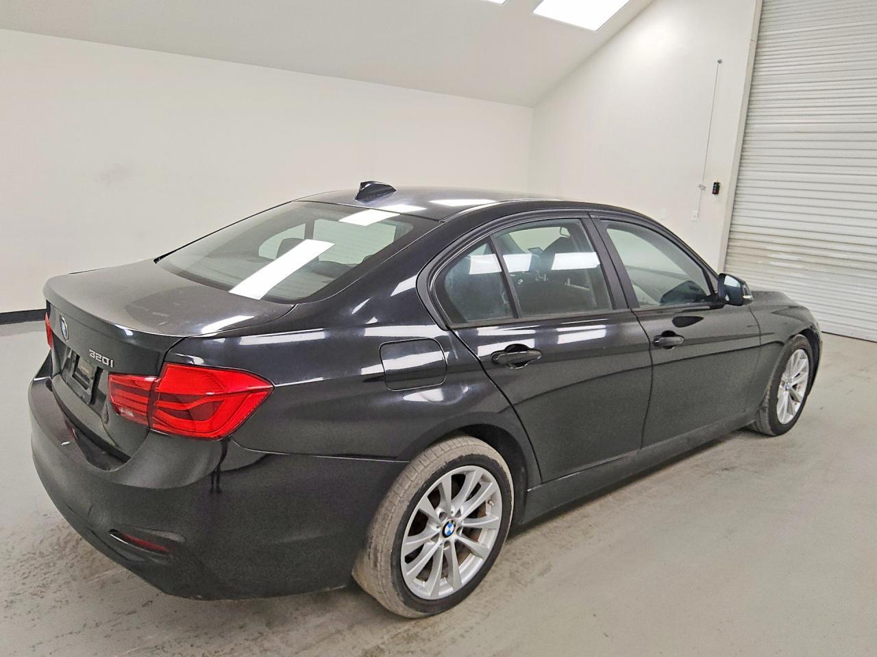 2017 BMW 320 I - zdjęcie 3