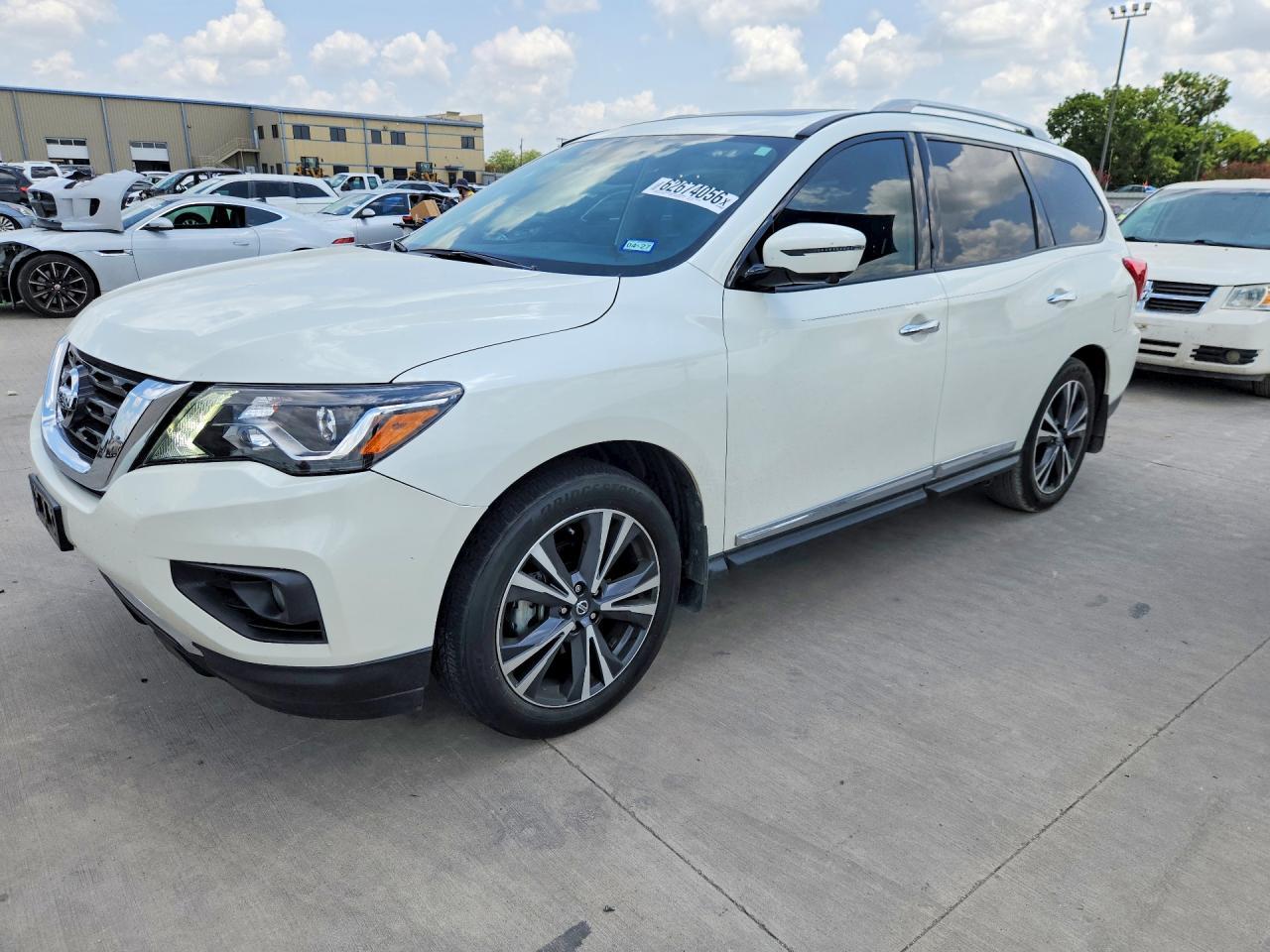 2020 Nissan Pathfinder Platinum - zdjęcie główne