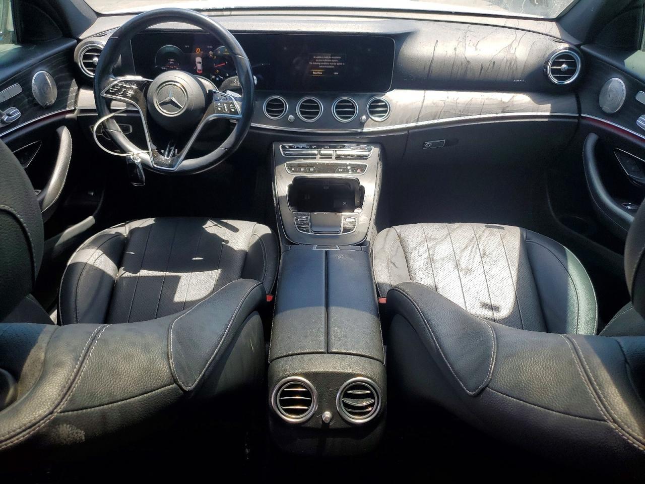 2022 Mercedes-Benz E 350 4Matic - zdjęcie 8
