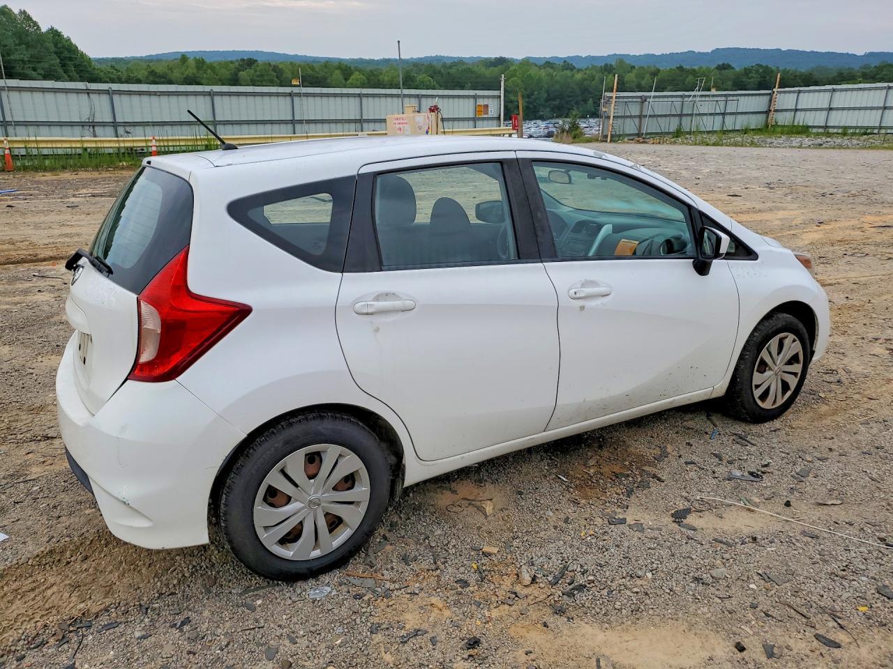 2018 Nissan Versa Note S - zdjęcie 3