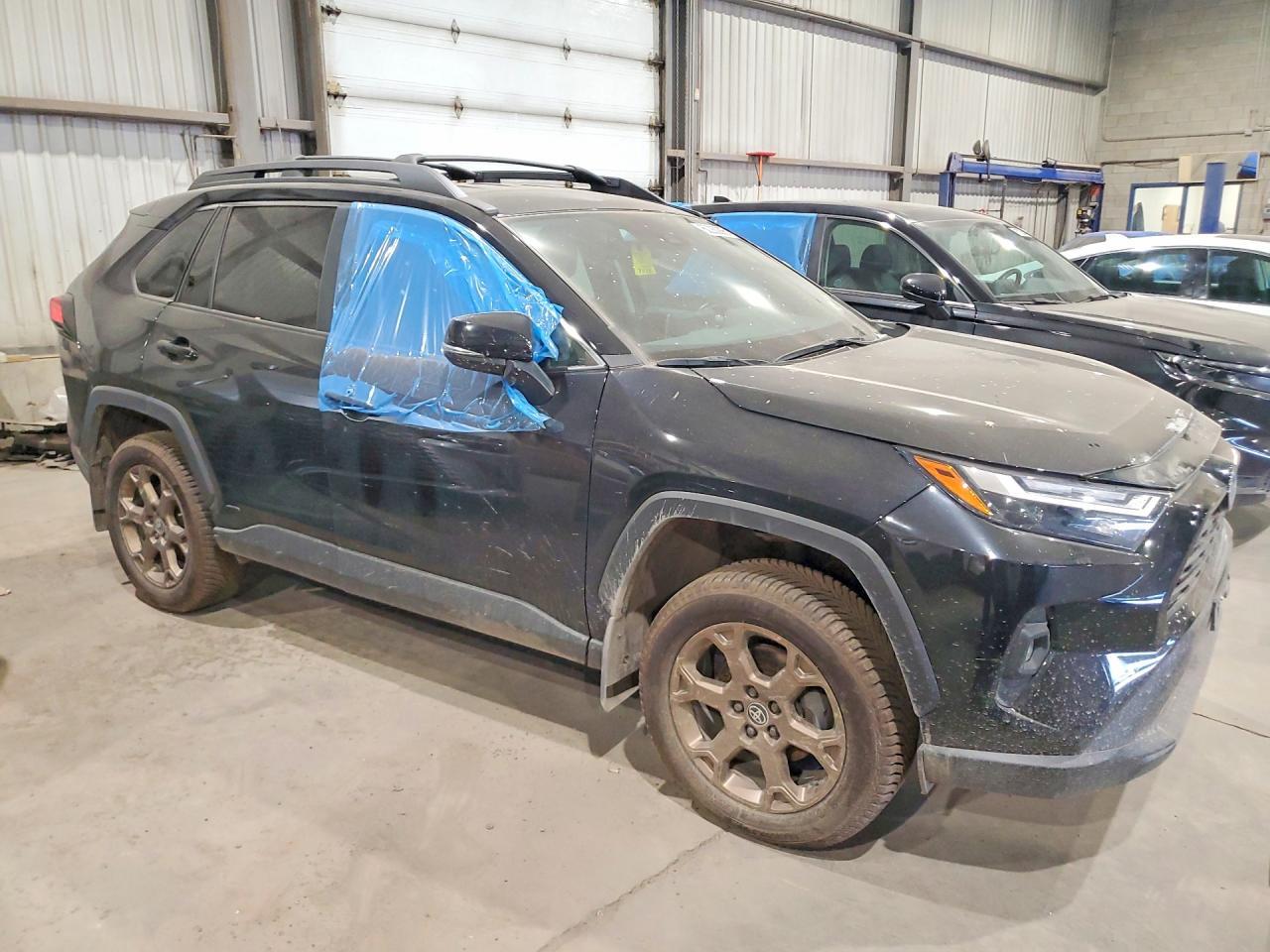 2023 Toyota Rav4 Woodland Edition - zdjęcie 4