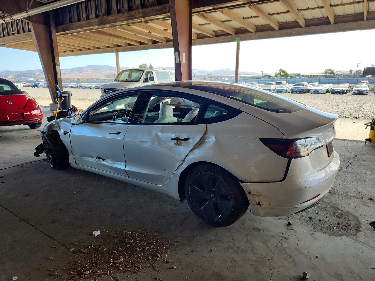 2022 Tesla Model 3 - zdjęcie 2