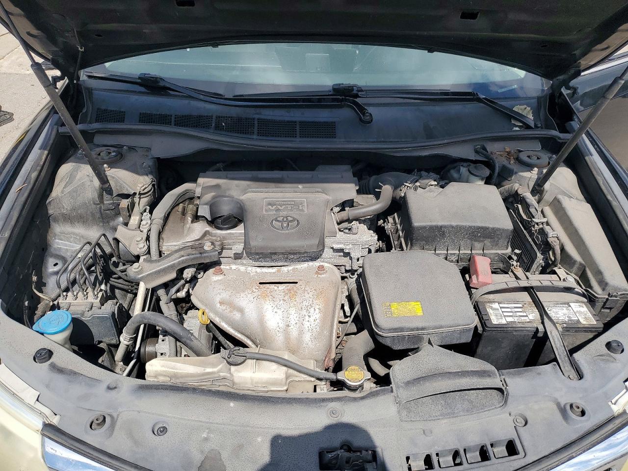 2014 Toyota Camry Le - zdjęcie 11