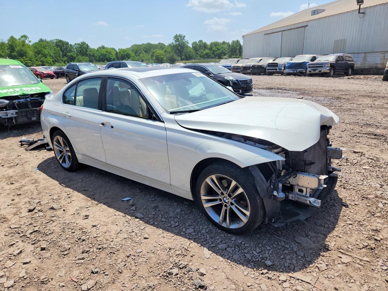 2017 BMW Seria 3 330i - zdjęcie 4