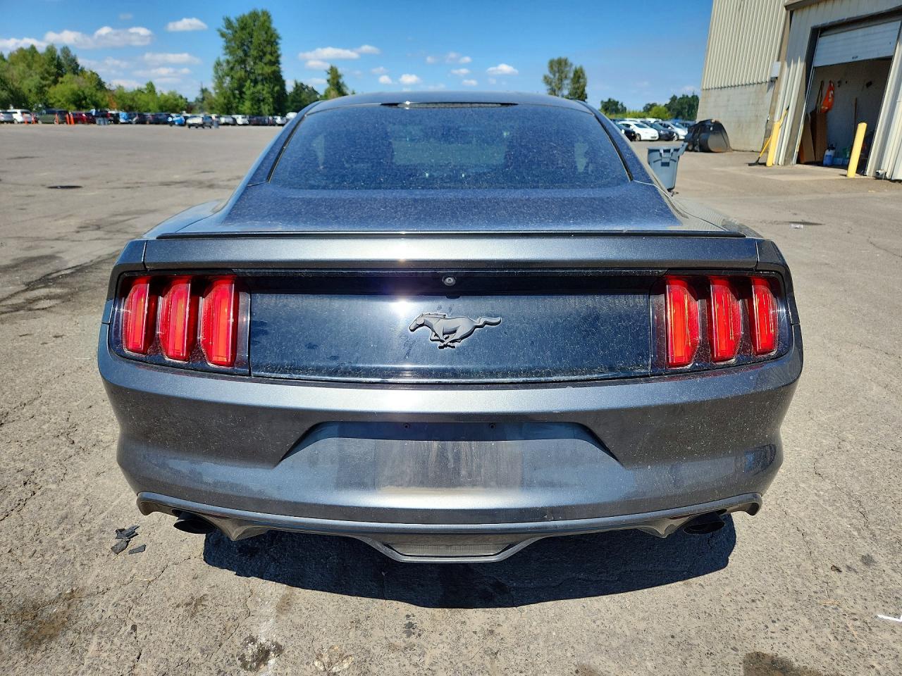 2015 Ford Mustang - zdjęcie 6