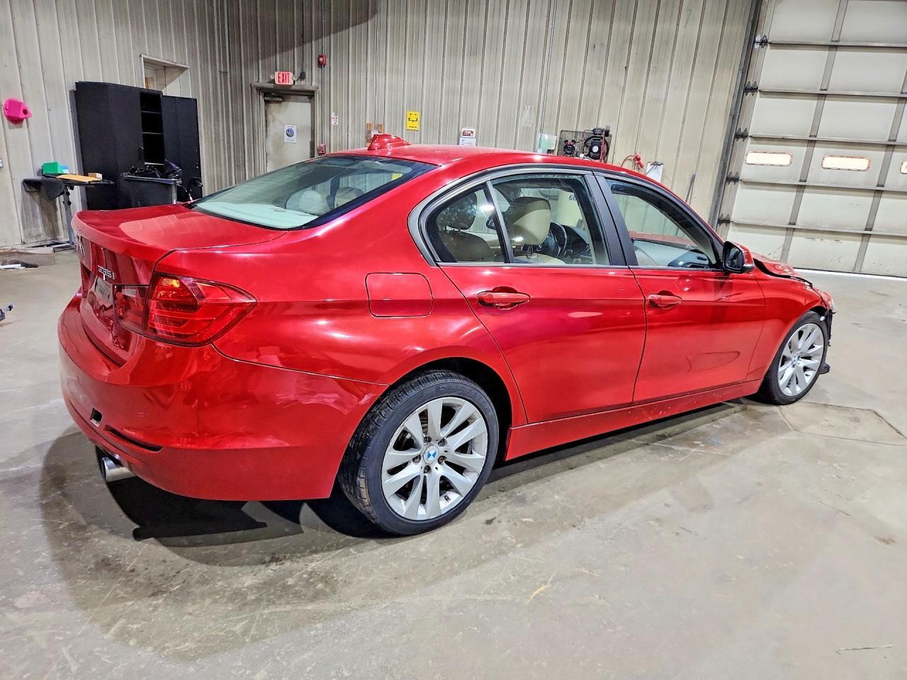 2014 BMW 335 Xi - zdjęcie 3