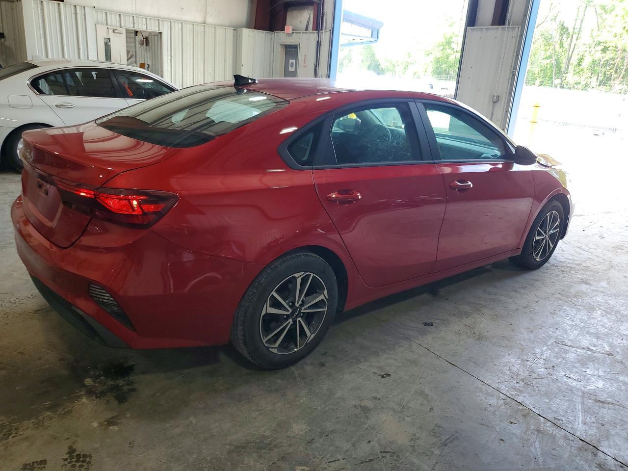 2023 Kia Forte Lxs - zdjęcie 3