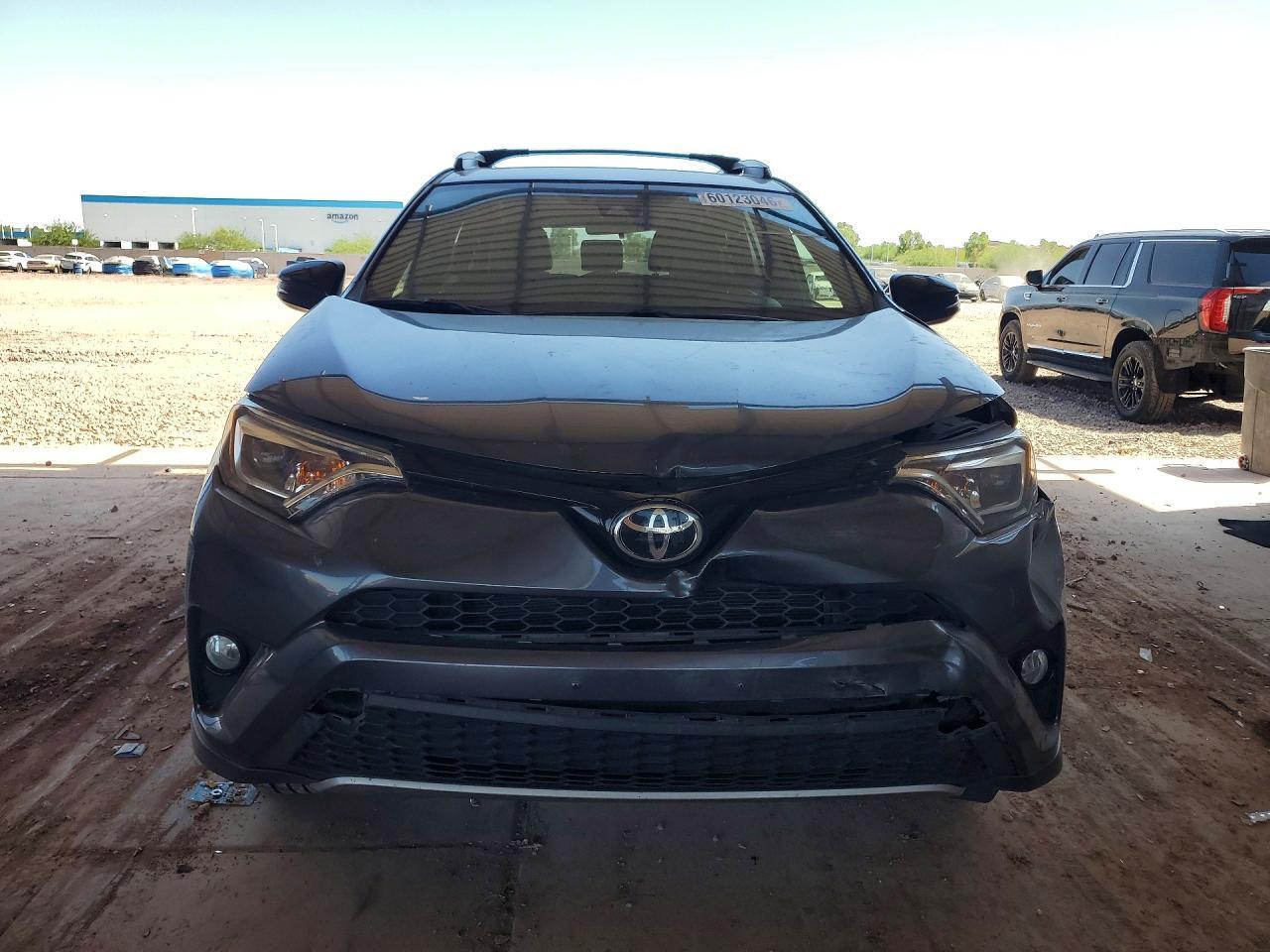 2017 Toyota Rav4 Se - zdjęcie 5