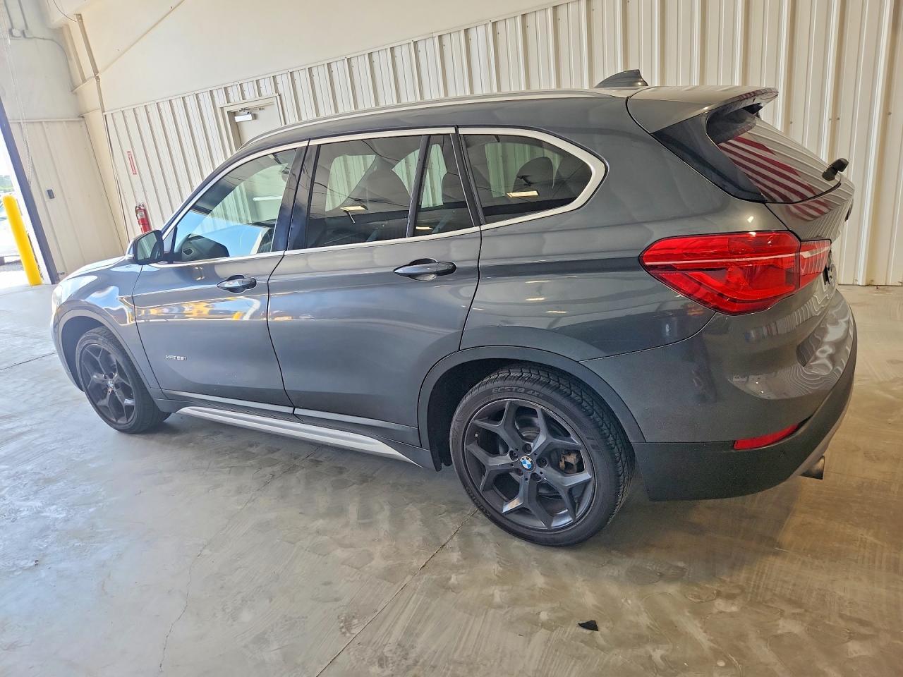 2016 BMW X1 xDrive28I - zdjęcie 2