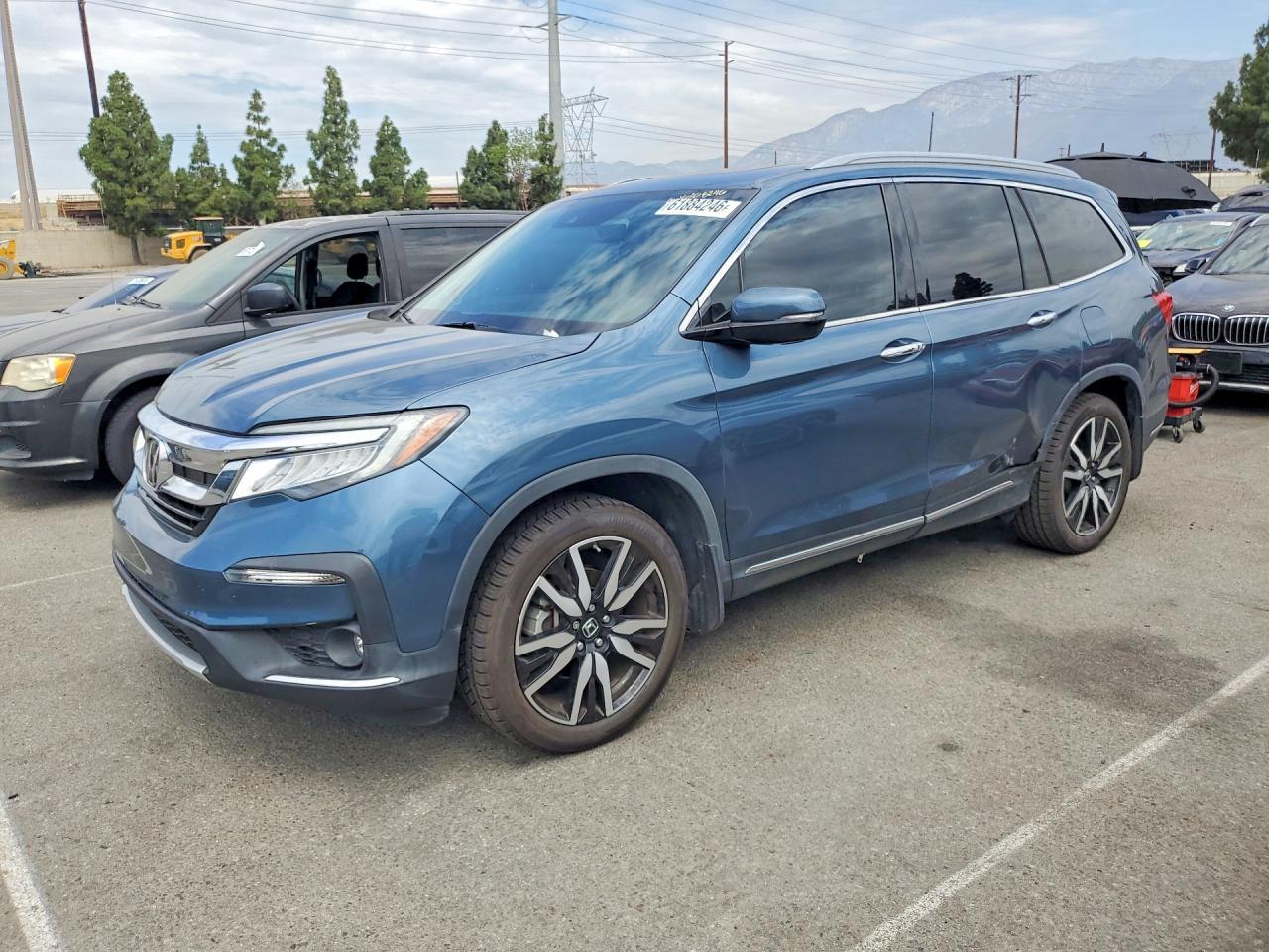 2022 Honda Pilot Touring - zdjęcie główne