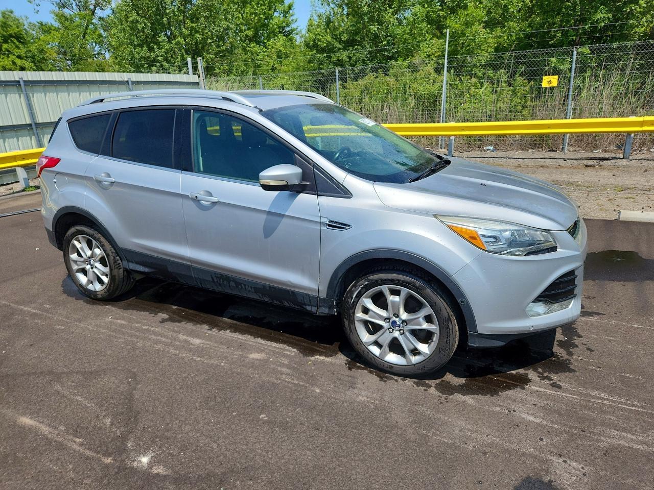 2014 Ford Escape Titanium - zdjęcie 4