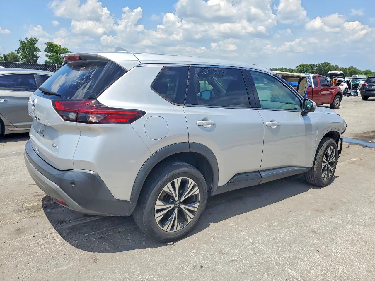 2021 Nissan Rogue Sv - zdjęcie 3