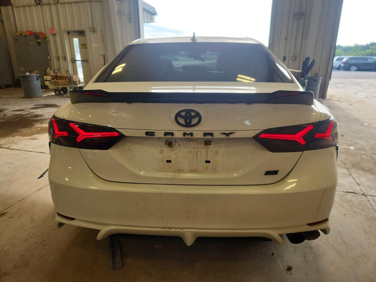 2021 Toyota Camry Se - zdjęcie 6