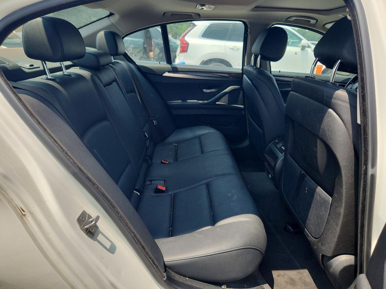 2015 BMW Seria 5 528i - zdjęcie 10