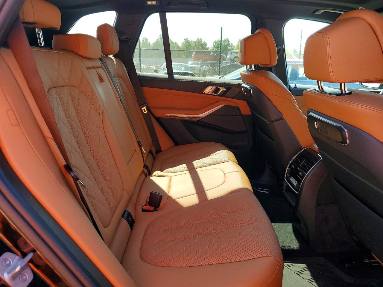 2024 BMW X5 xDrive50E - zdjęcie 11