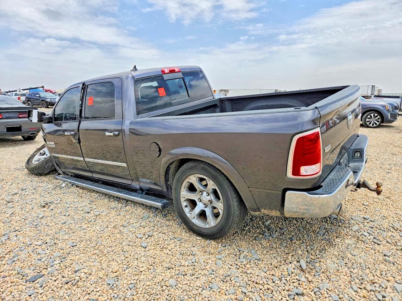 2015 Ram 1500 Laramie - zdjęcie 2