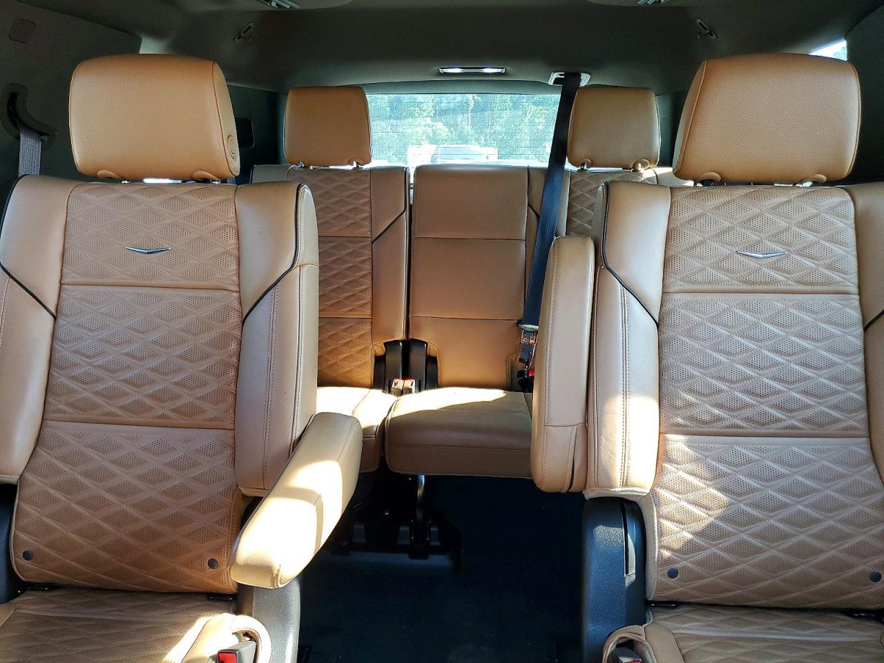 2023 Cadillac Escalade Premium Luxury - zdjęcie 10