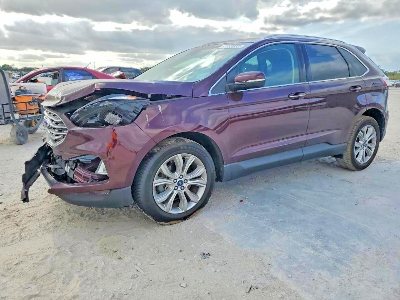 2019 Ford Edge Titanium - zdjęcie główne
