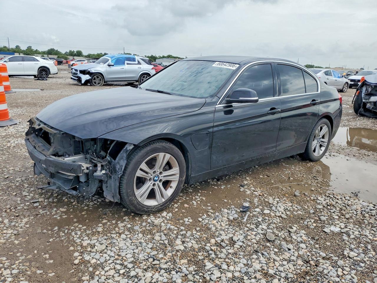 2018 BMW 330E - zdjęcie główne