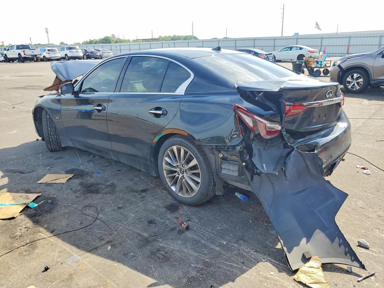 2019 Infiniti Q50 3.0T Luxe - zdjęcie 2