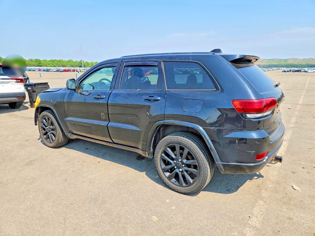 2018 Jeep Grand Cherokee Laredo - zdjęcie 2