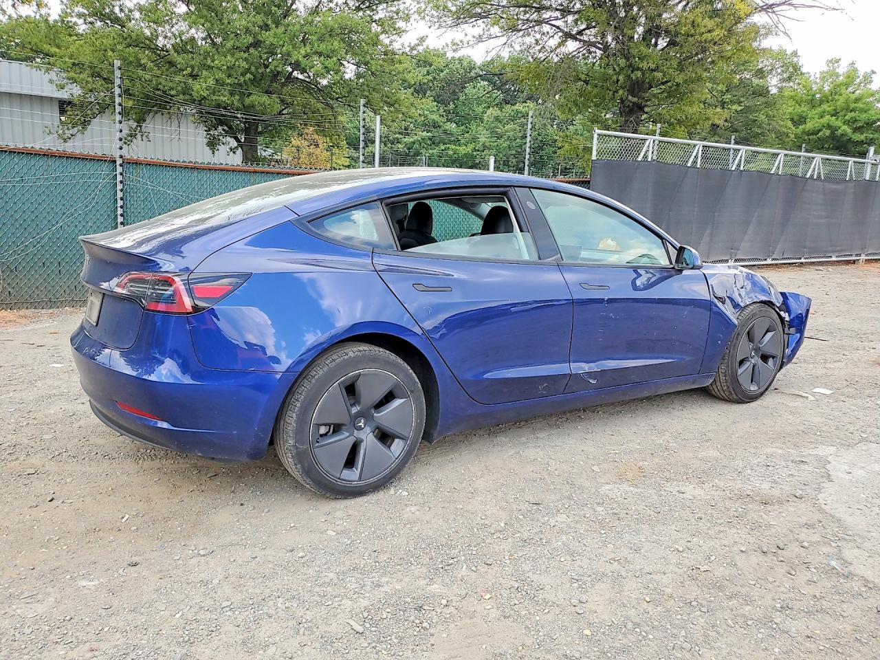 2023 Tesla Model 3 - zdjęcie 3