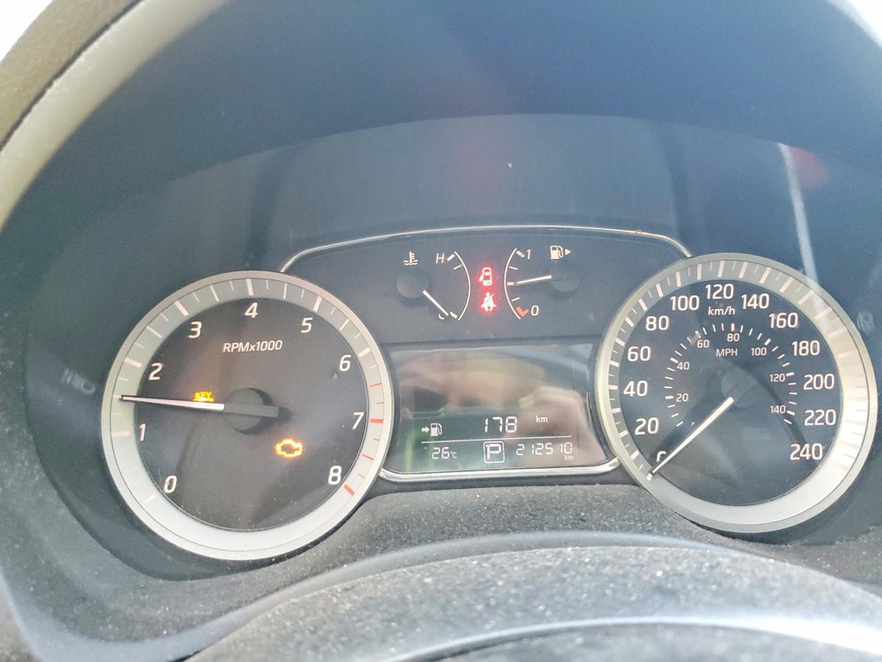 2014 Nissan Sentra S - zdjęcie 9